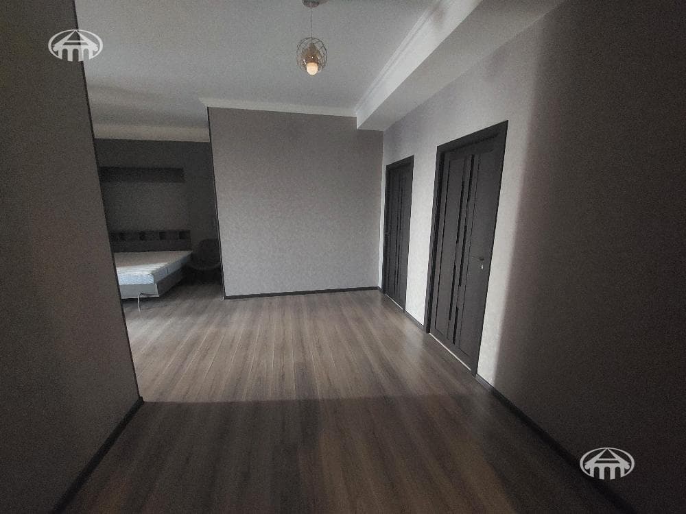 Apartment · 3 rooms · 130 m² · Kentron