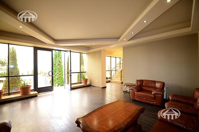 Hotel · 2,918 m² · Sevan