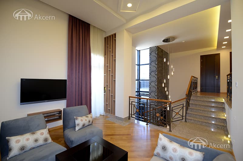 House · 5 rooms · 500 m² · Ajapnyak