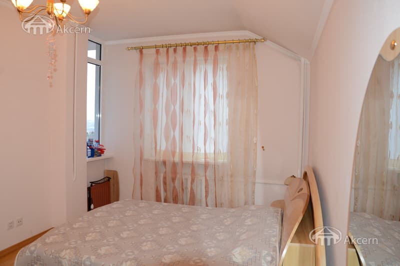 House · 6 rooms · 250 m² · Arabkir