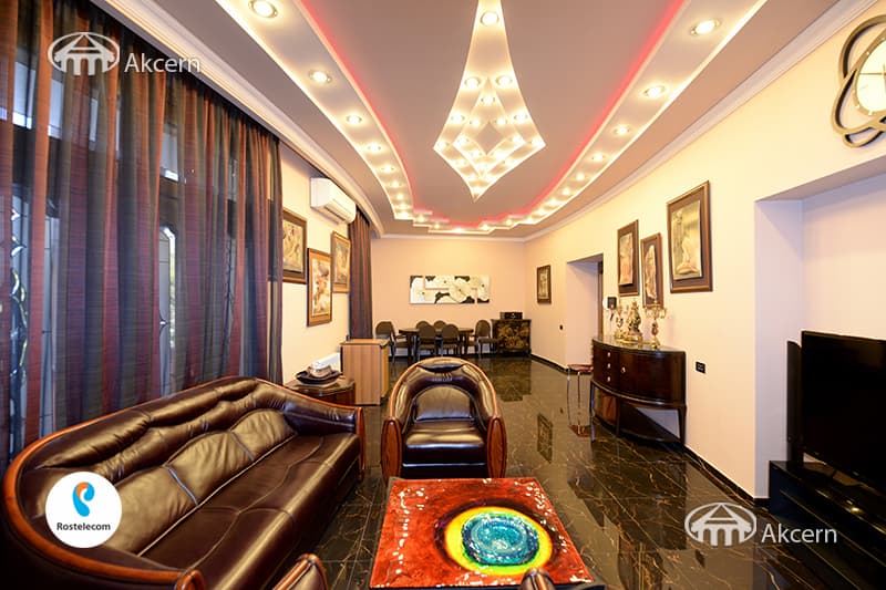 Квартира · 4 комн. · 180 м² · Кентрон