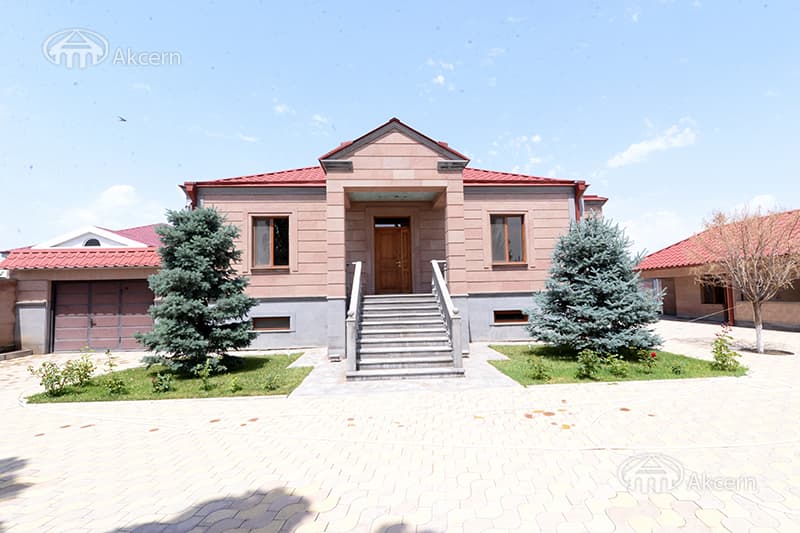 Mansion · 174 m² · Ararat