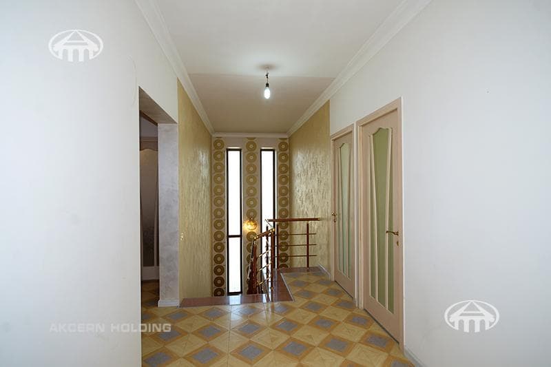 Mansion · 5 rooms · 330 m² · v. Arinj