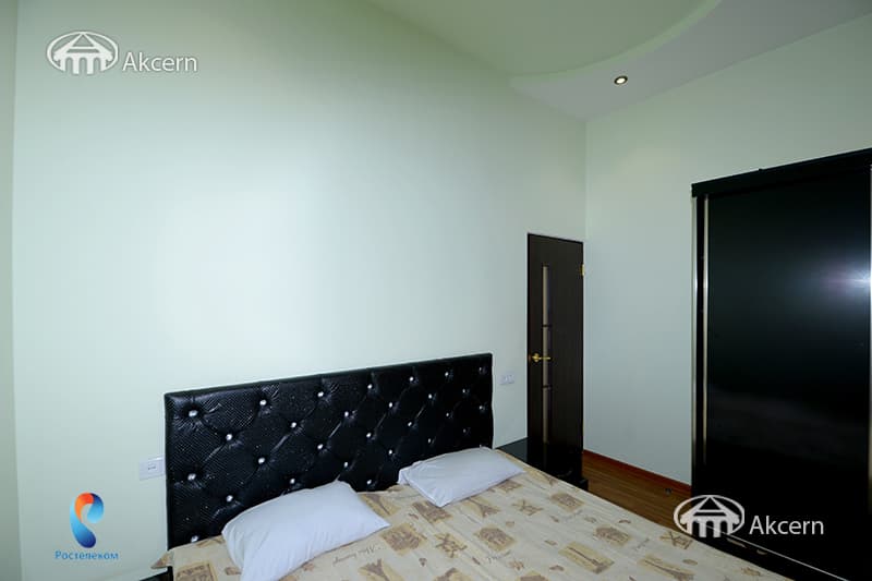 Дом · 6 комн. · 208 м² · Кентрон