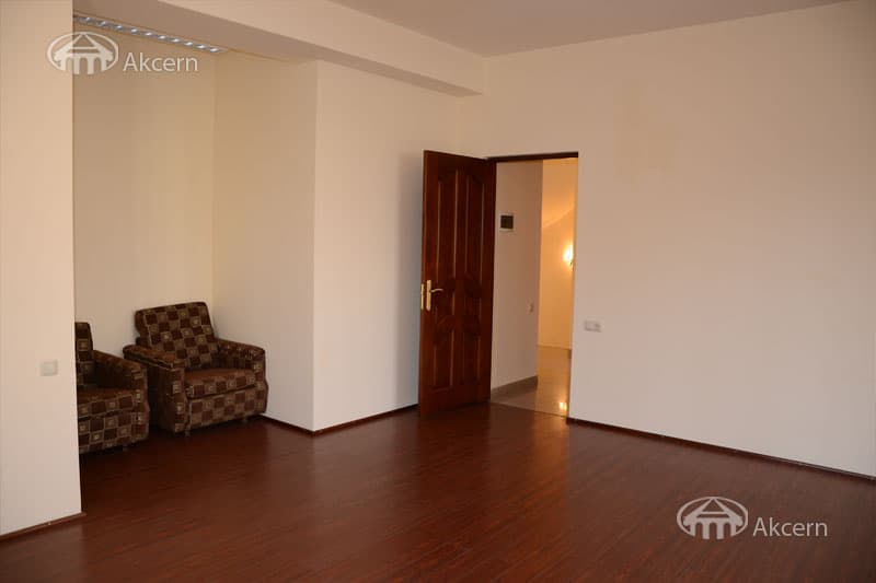 Mansion · 7 rooms · 615 m² · Kentron