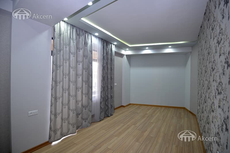 Apartment · 4 rooms · 280 m² · Kentron