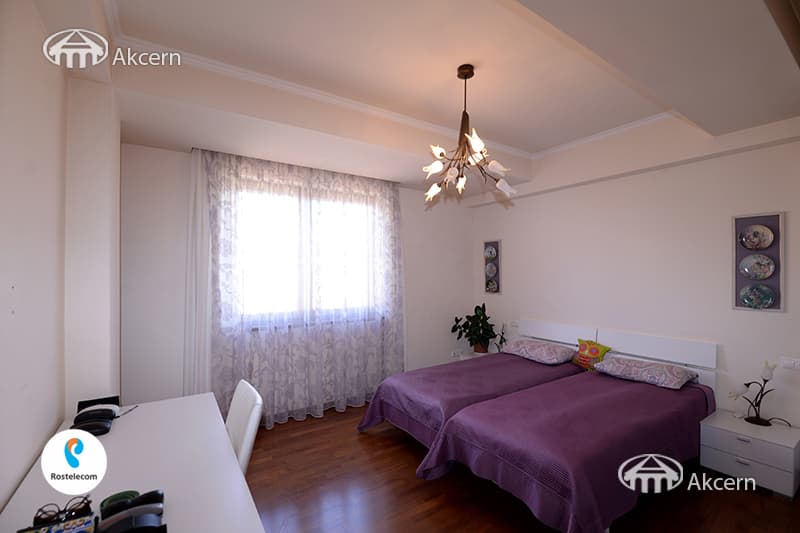 Квартира · 4 комн. · 156 м² · Кентрон