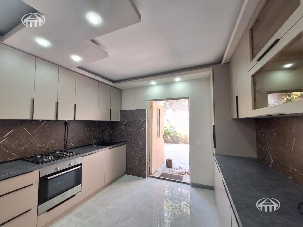 Office · 190 m² · Kentron