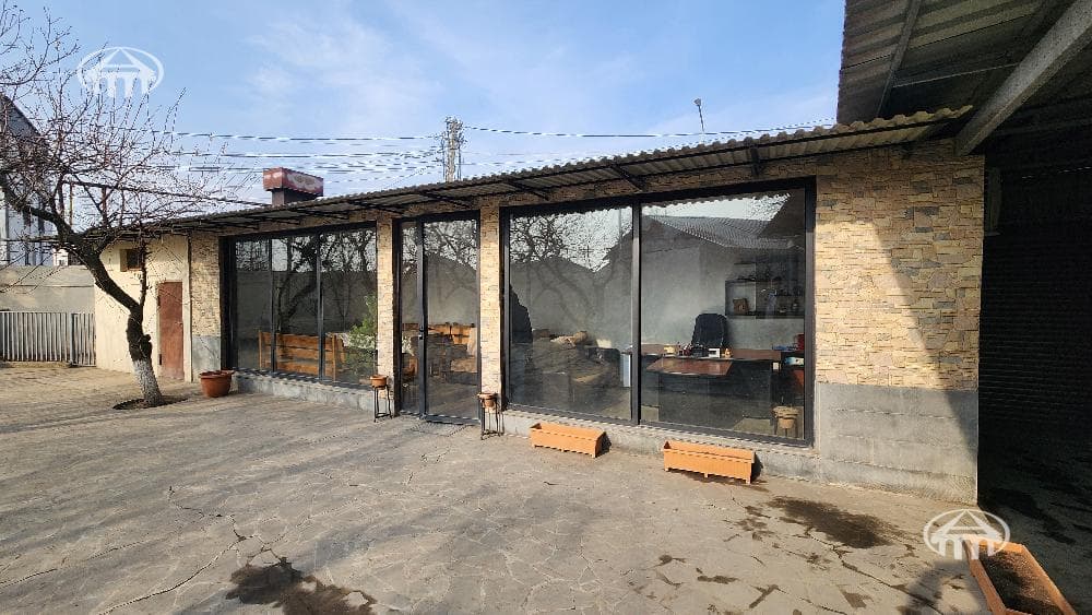 Mansion · 3 rooms · 437 m² · Arabkir