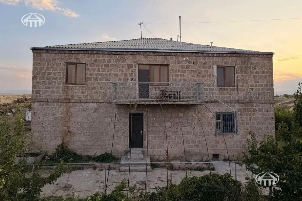 Mansion · 8 rooms · 380 m² · Aragatsavan — photo 14 / 14