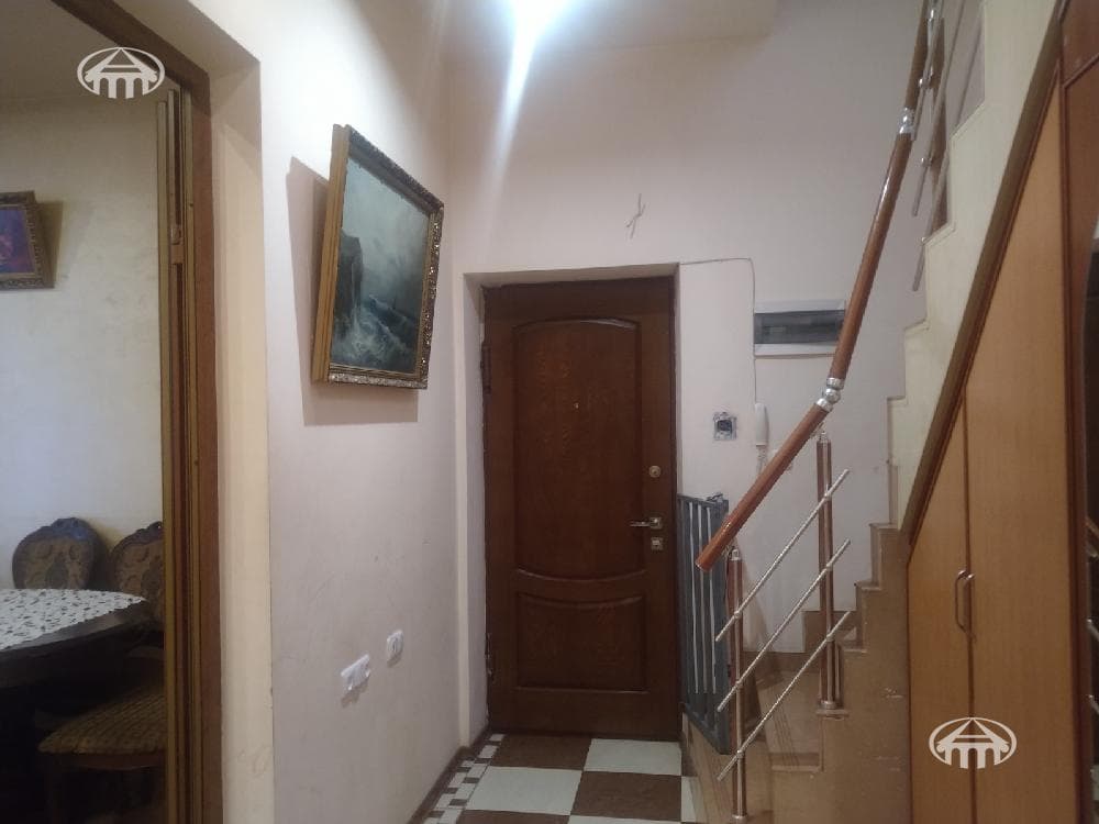 Apartment · 5 rooms · 164 m² · Kentron
