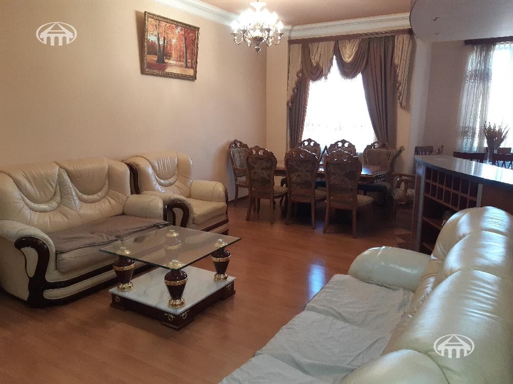 Квартира · 3 комн. · 100 м² · Кентрон