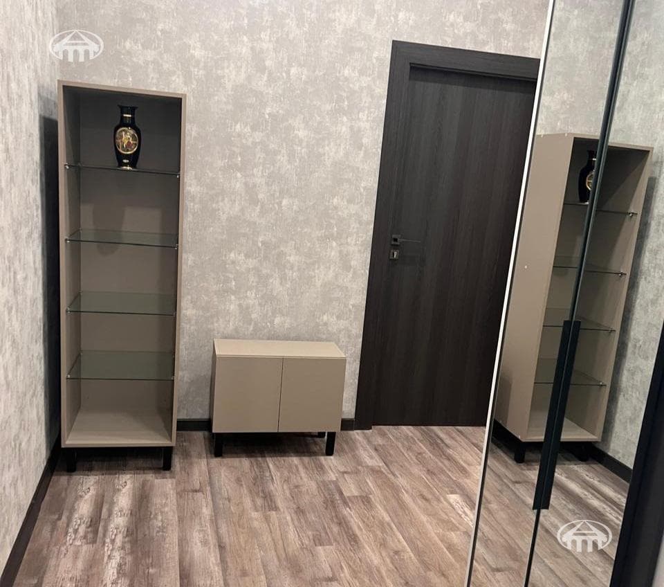 Квартира · 2 комн. · 56 м² · Кентрон