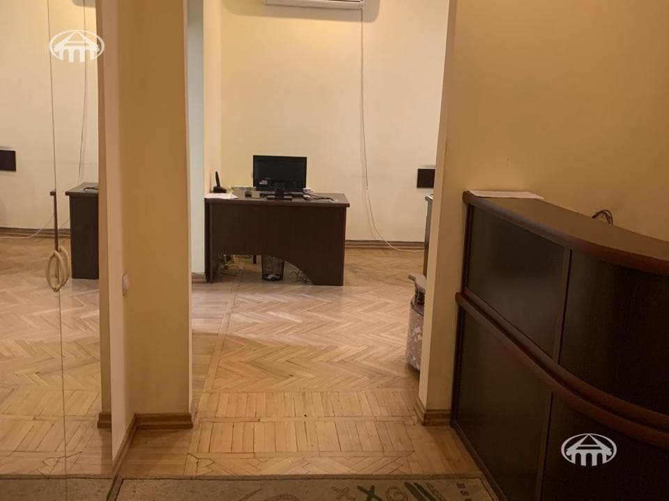 Բնակարան · 3 սեն. · 82 մ² · Կենտրոն