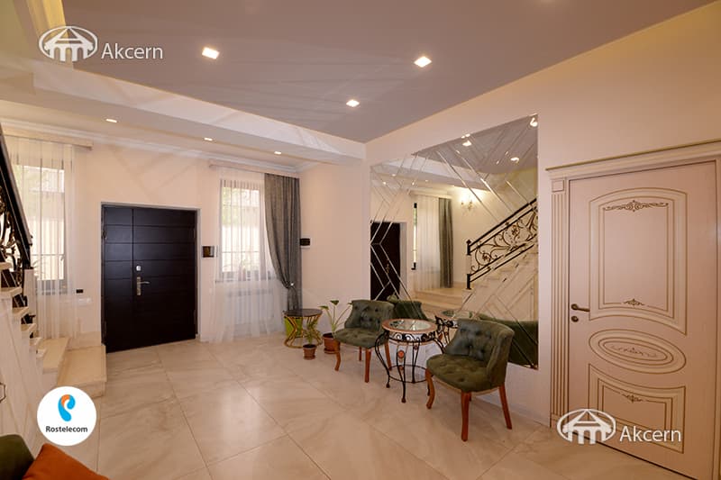 Дом · 5 комн. · 290 м² · Аван