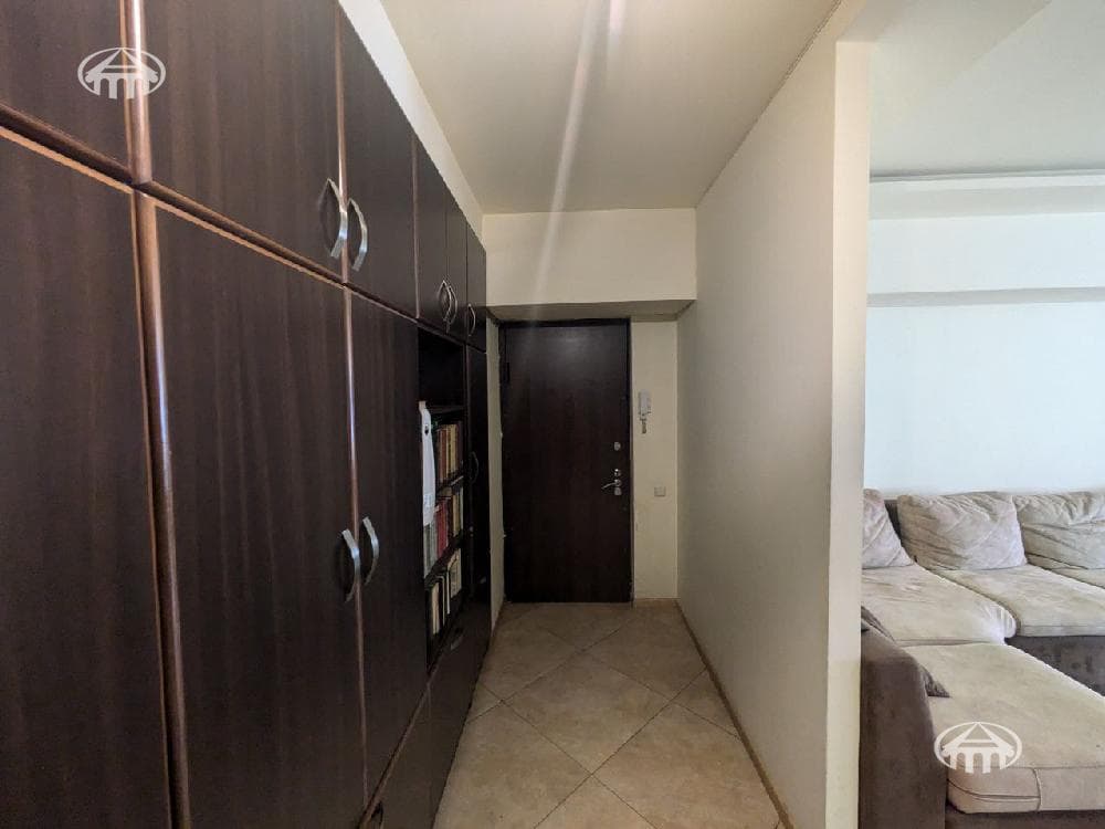 Квартира · 2 комн. · 72 м² · Кентрон