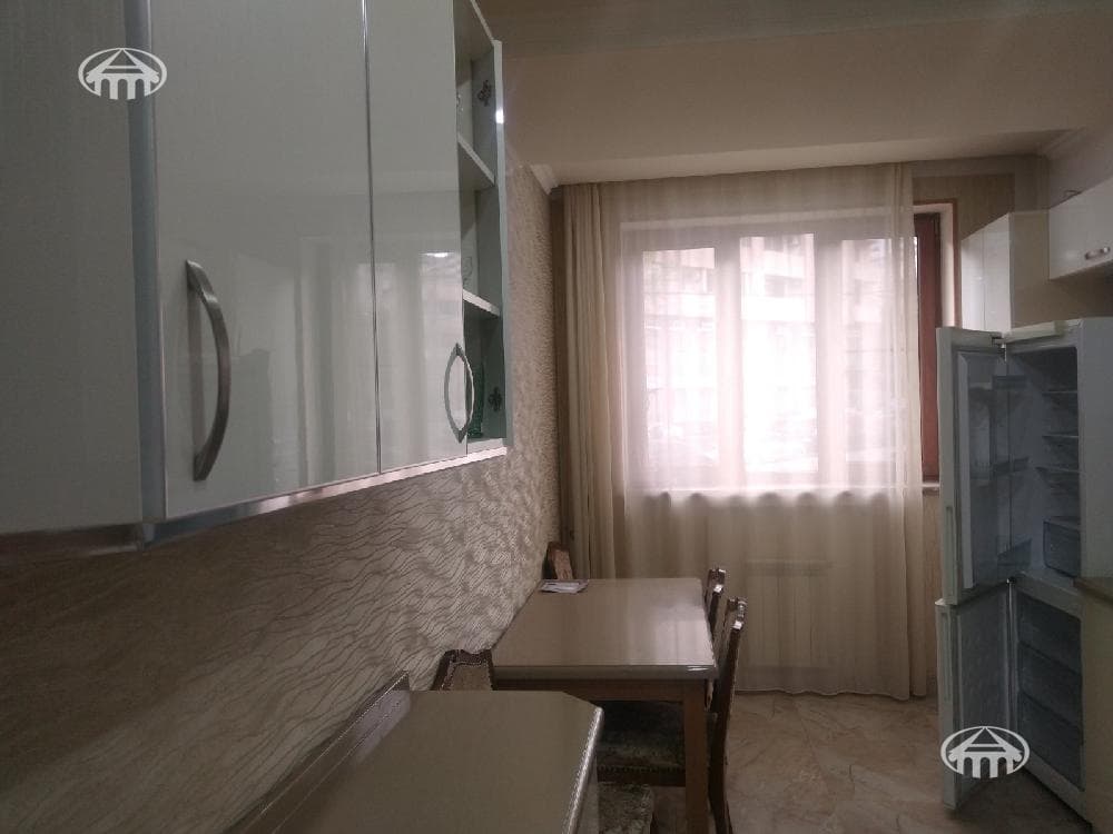 Apartment · 3 rooms · 83 m² · Kentron