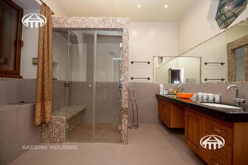 Apartment · 4 rooms · 288 m² · Kentron