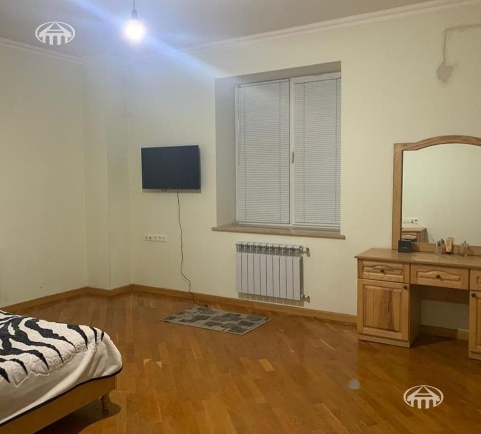 Mansion · 617 m² · Charentcavan