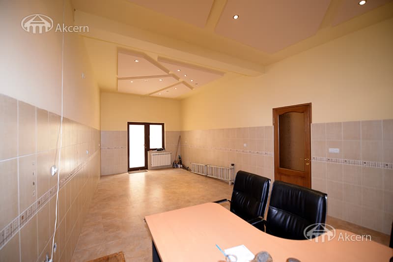 Office · 347 m² · Kentron