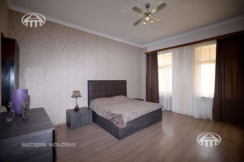 House · 4 rooms · 100 m² · Kentron