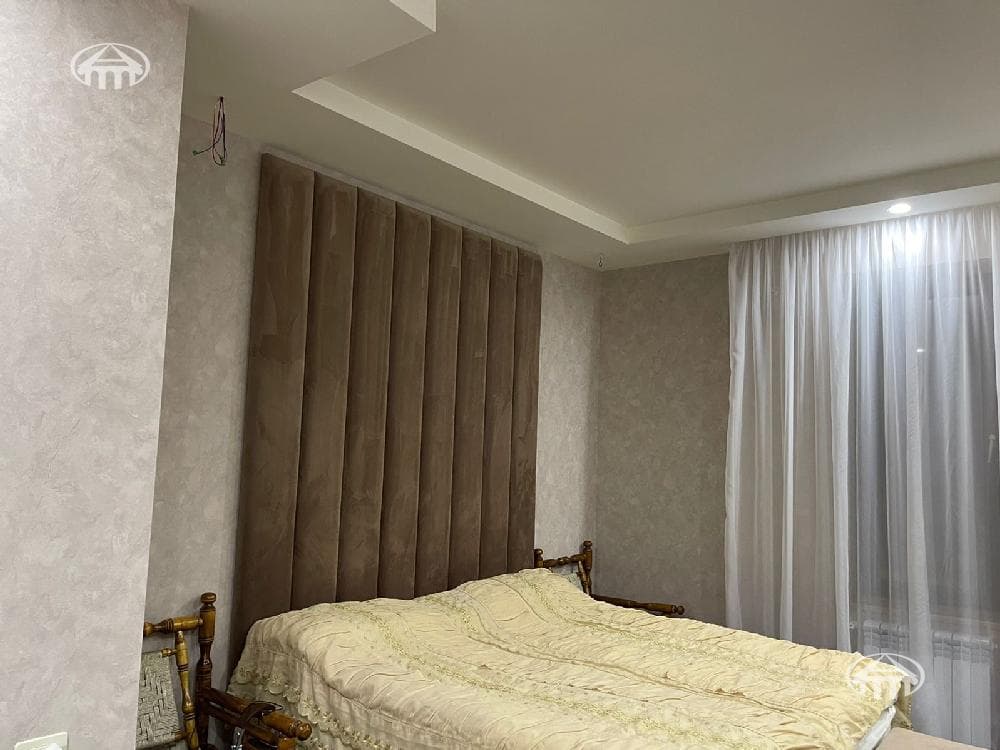 Առանձնատուն · 5 սեն. · 260 մ² · Դավթաշեն