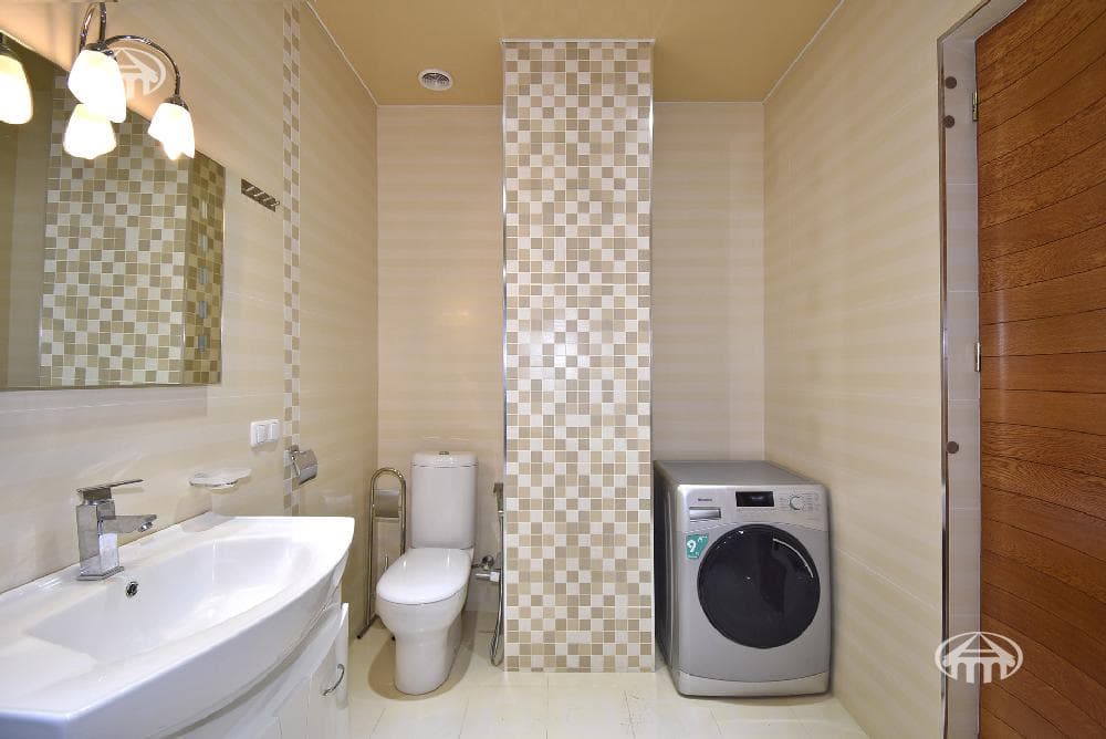 Квартира · 4 комн. · 181 м² · Кентрон