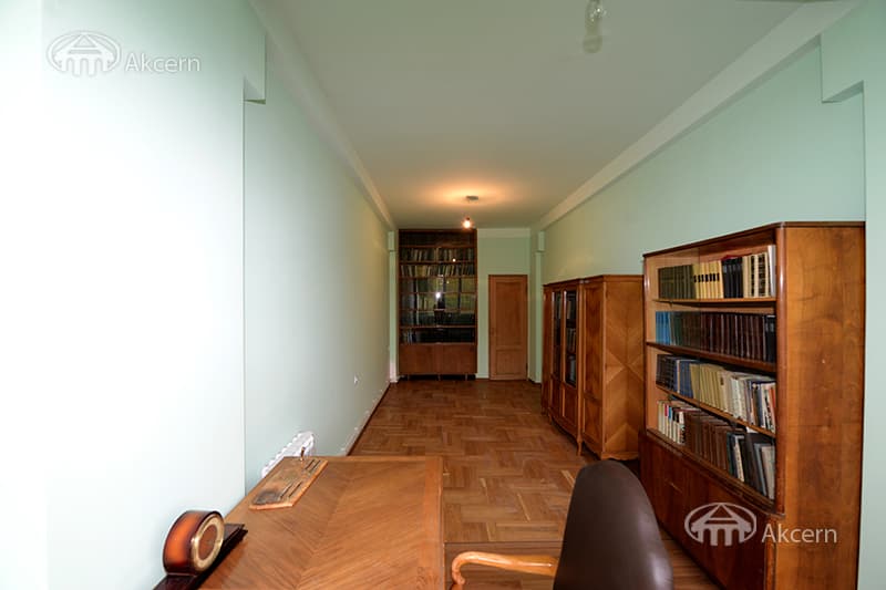 Apartment · 3 rooms · 80 m² · Kentron