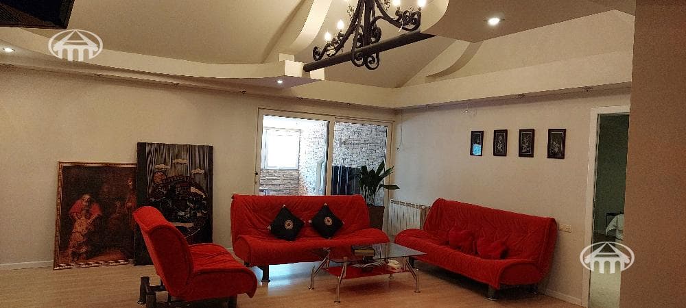 Особняк · 6 комн. · 320 м² · Птгни
