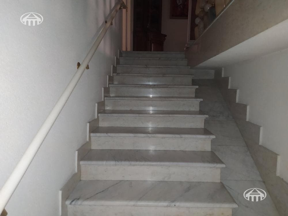 Квартира · 5 комн. · 164 м² · Кентрон
