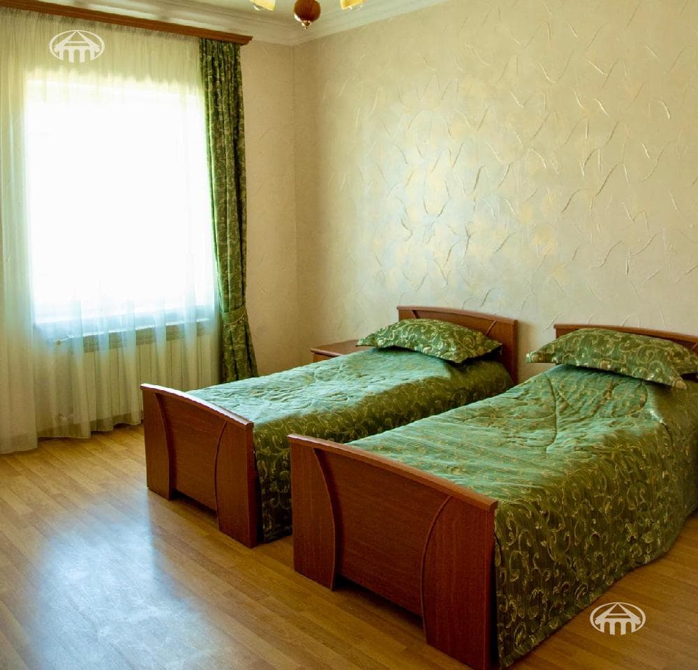 Առանձնատուն · 6 սեն. · 423 մ² · Պտղնի