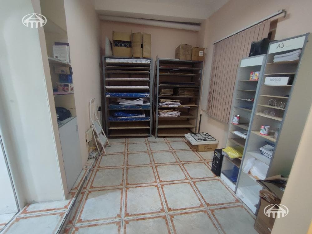 Retail · 83 m² · Kentron