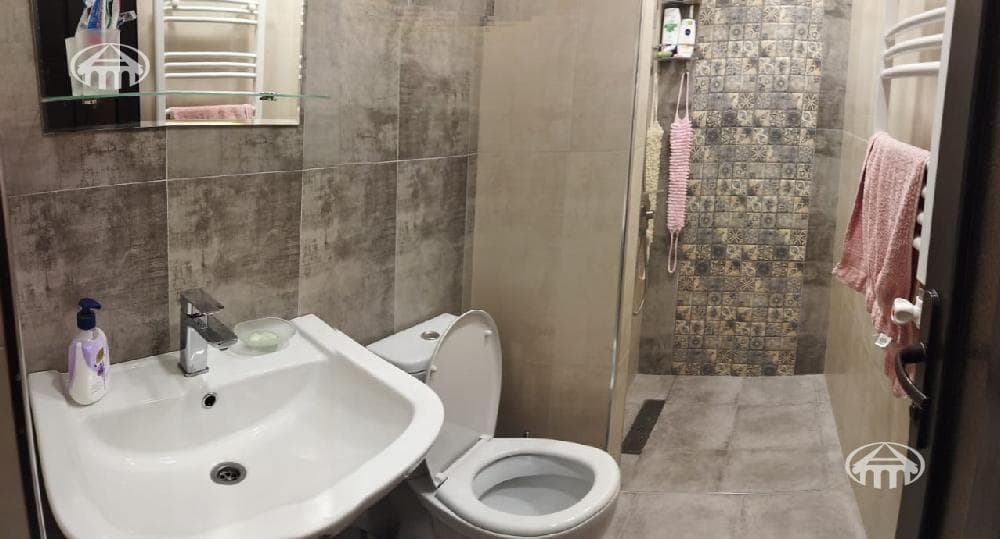 Սեփական տուն · 5 սեն. · 167 մ² · Կենտրոն