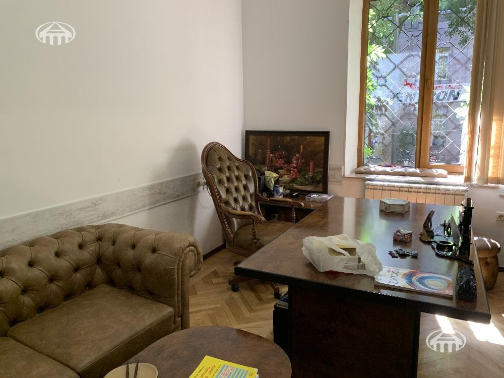 Office · 71 m² · Kentron