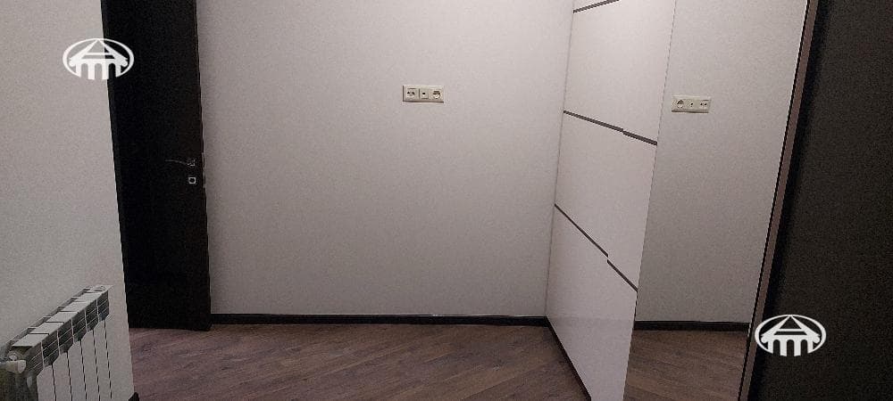 Apartment · 3 rooms · 104 m² · Kentron
