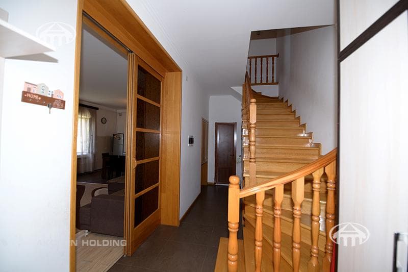 Mansion · 8 rooms · 607.5 m² · Qasax