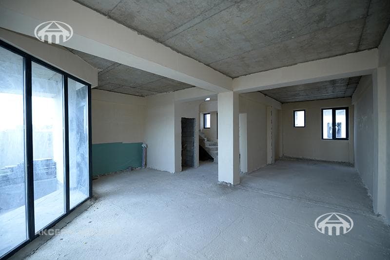 Թաունհաուս · 4 սեն. · 193 մ² · Ջրվեժ