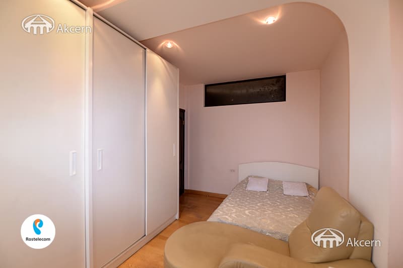 Apartment · 4 rooms · 159 m² · Kentron