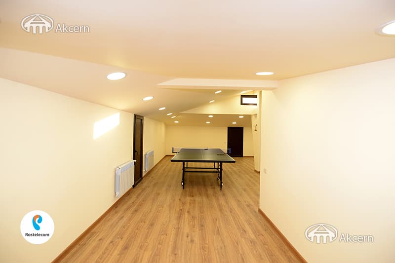 Особняк · 8 комн. · 520 м² · с. Ариндж