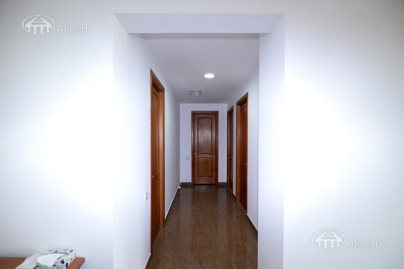 Office · 98 m² · Kentron