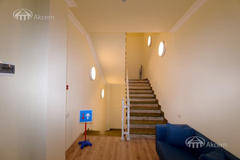 Առանձնատուն · 6 սեն. · 650 մ² · Աջափնյակ