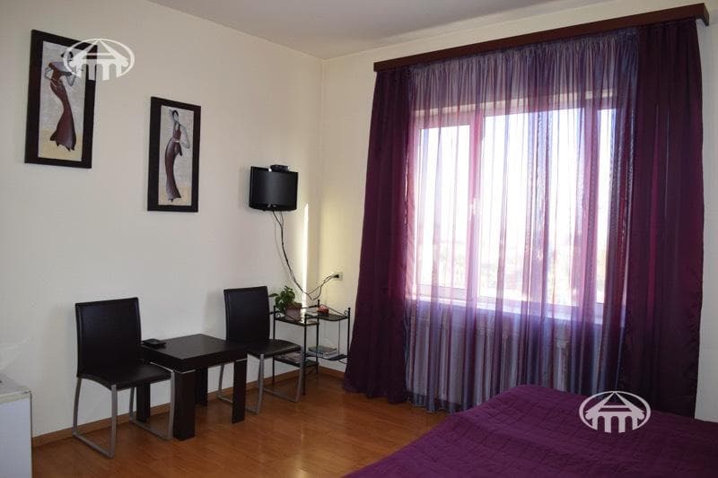 Hotel · 7 rooms · 328 m² · Arabkir