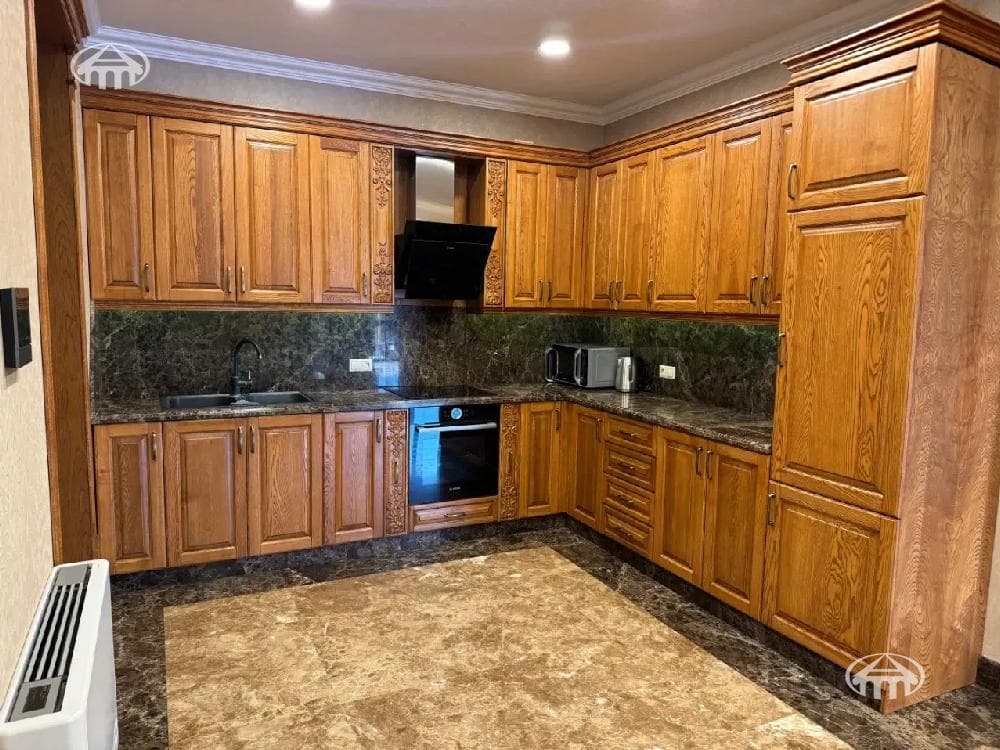 Apartment · 3 rooms · 103 m² · Kentron