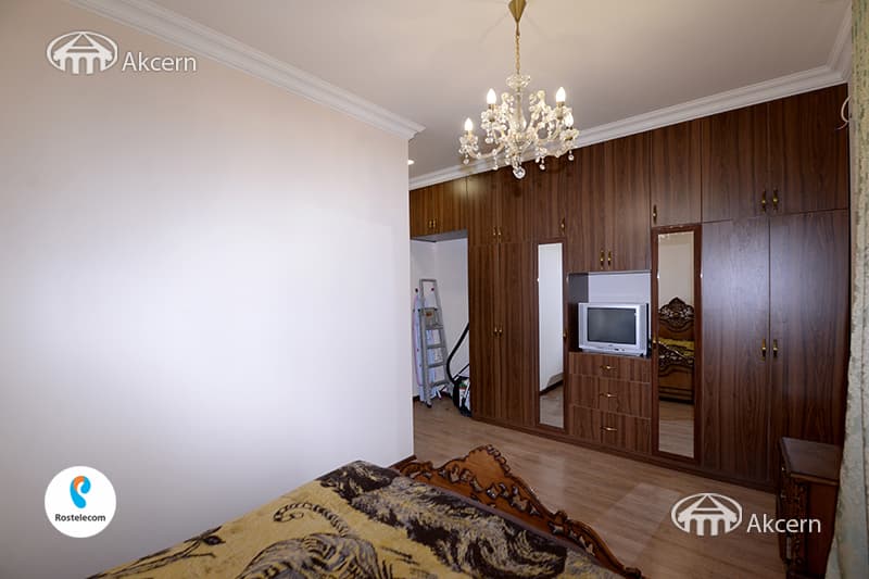 Дом · 4 комн. · 340 м² · Кентрон