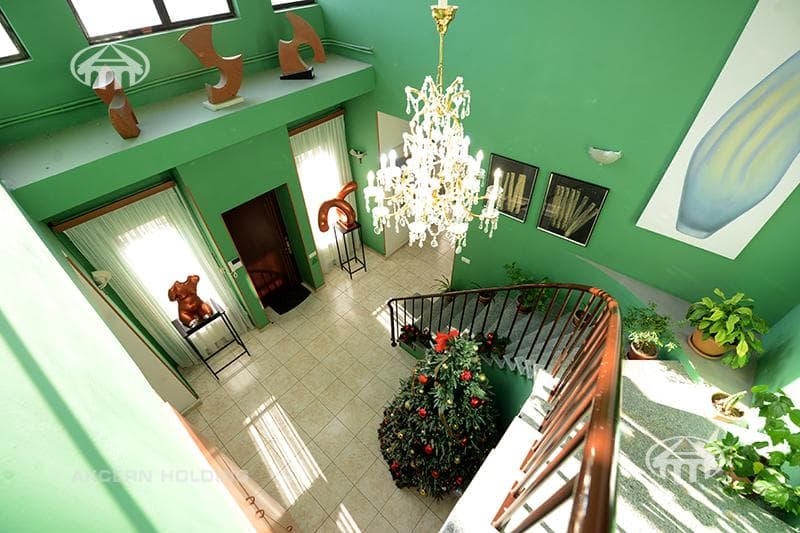 Особняк · 6 комн. · 480 м² · Аджапняк