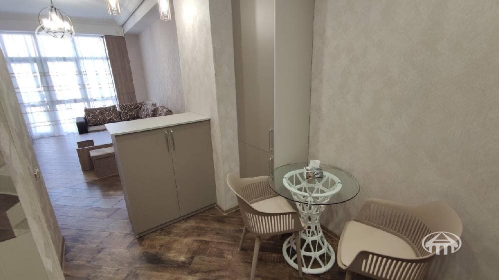 Բնակարան · 2 սեն. · 56 մ² · Կենտրոն