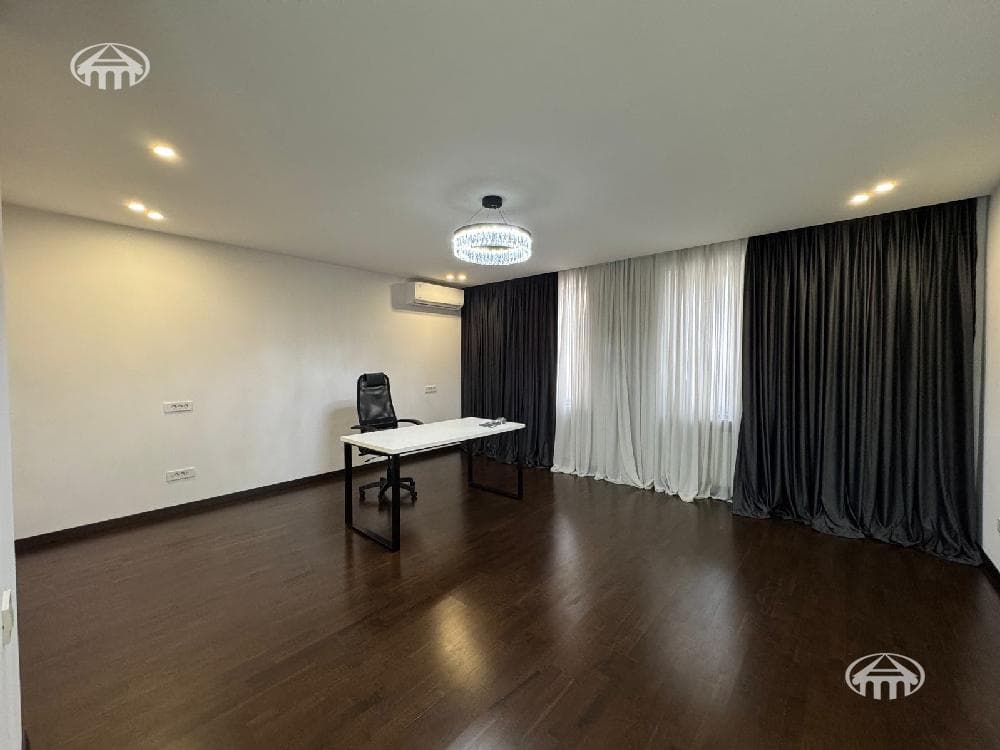 Квартира · 4 комн. · 161 м² · Арабкир