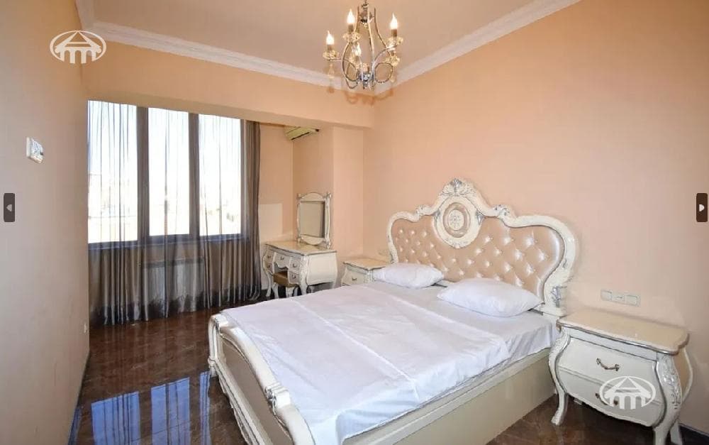 Բնակարան · 5 սեն. · 370 մ² · Կենտրոն — Լուսանկար 12 / 22
