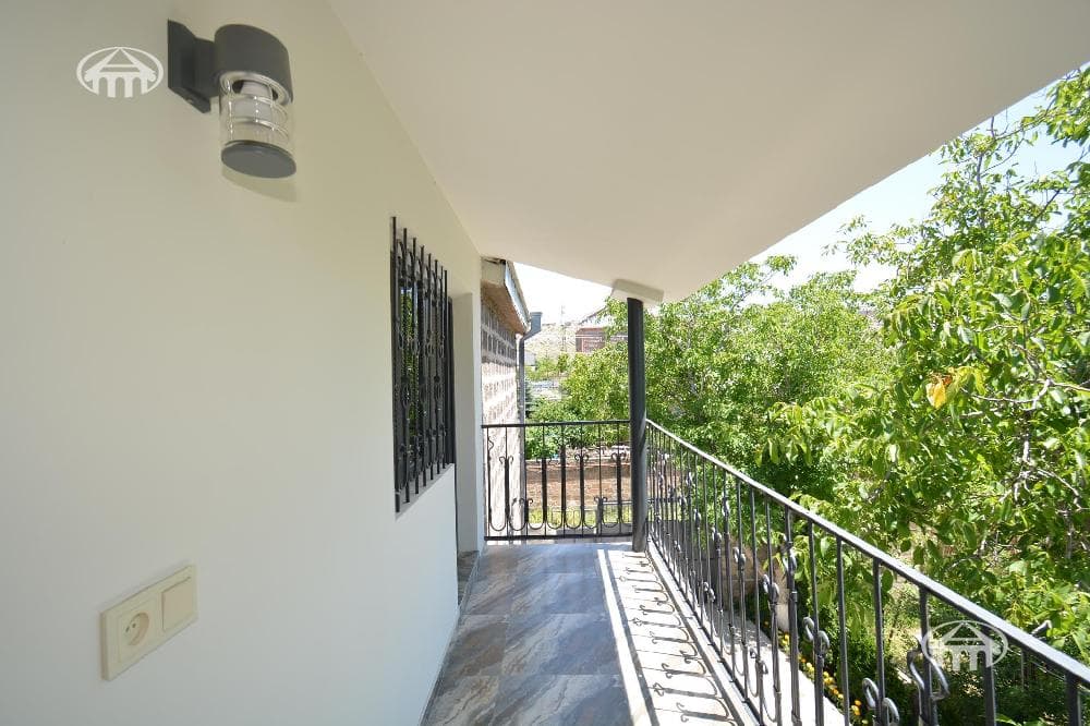 Особняк · 4 комн. · 272 м² · Птгни