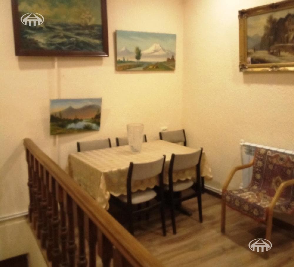 Apartment · 3 rooms · 130 m² · Kentron